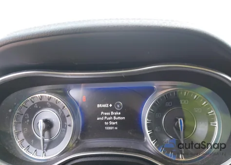 2018 Chrysler 300 Limited Awd из США, поврежденный, VIN 2C3CCAKG5JH177634